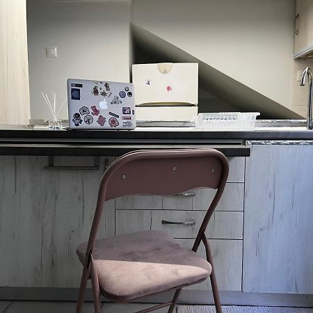 Budget Private Room In The Center เอเธนส์ ภายนอก รูปภาพ