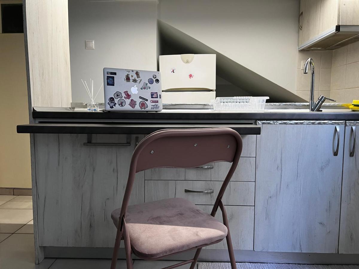 Budget Private Room In The Center เอเธนส์ ภายนอก รูปภาพ